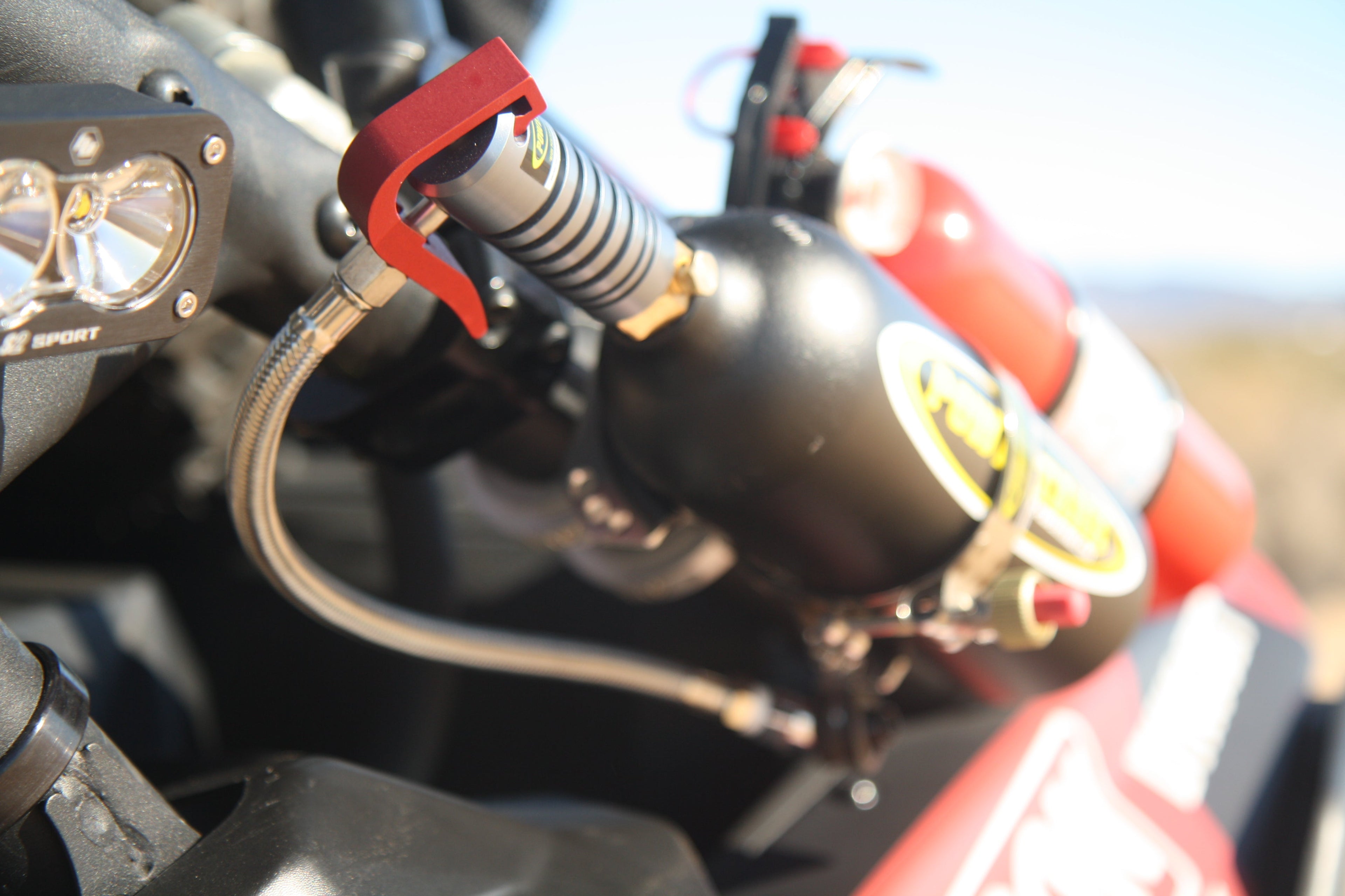 Solo Bracket Power Shot™ Trigger - SXS One Bottle CO2 Air Up System Power Tank