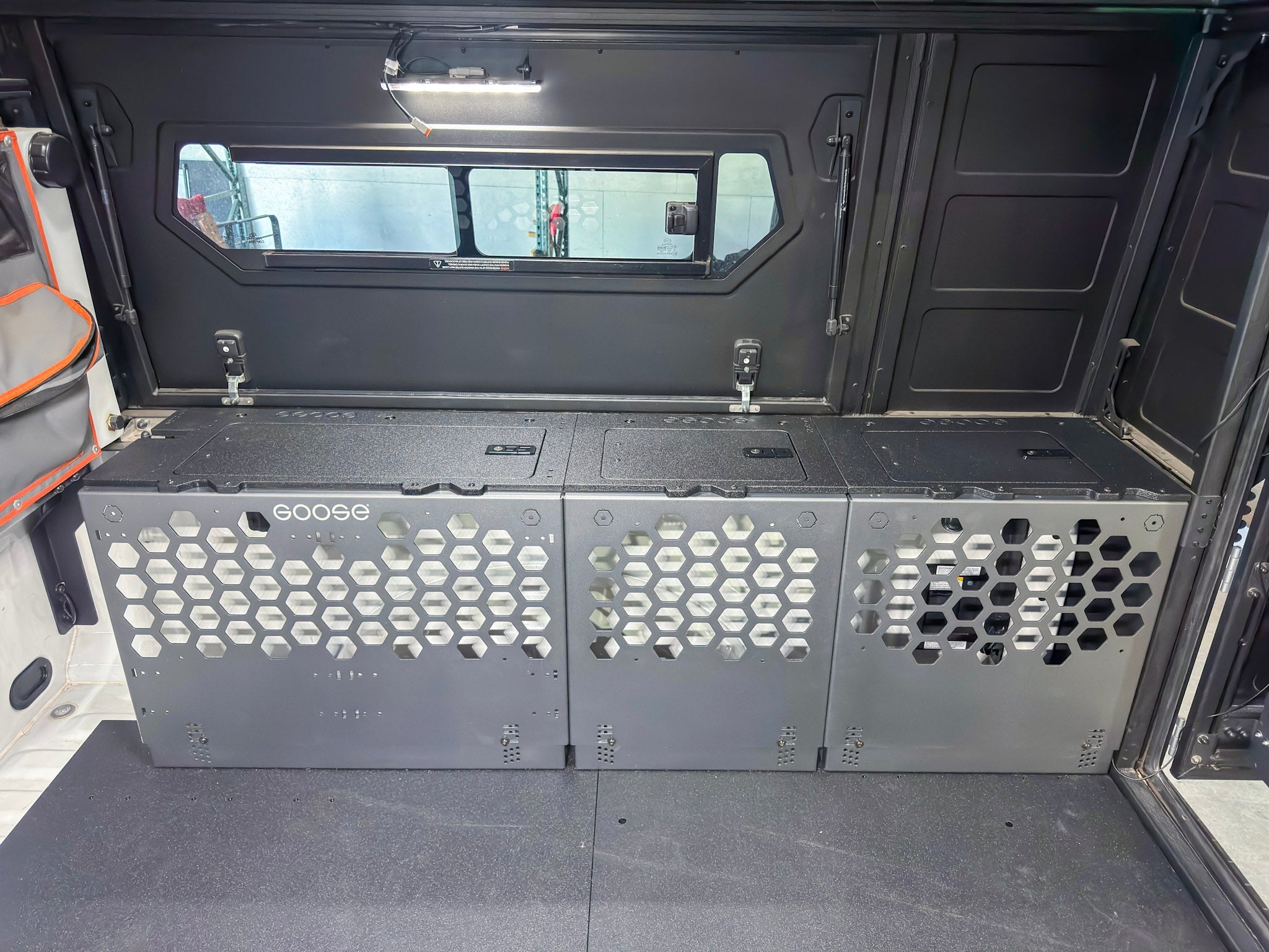 Alu-Cab Canopy Camper System V4 - 6.5ft Full-Size 20+ in - Minimalist - Passengers (RH)