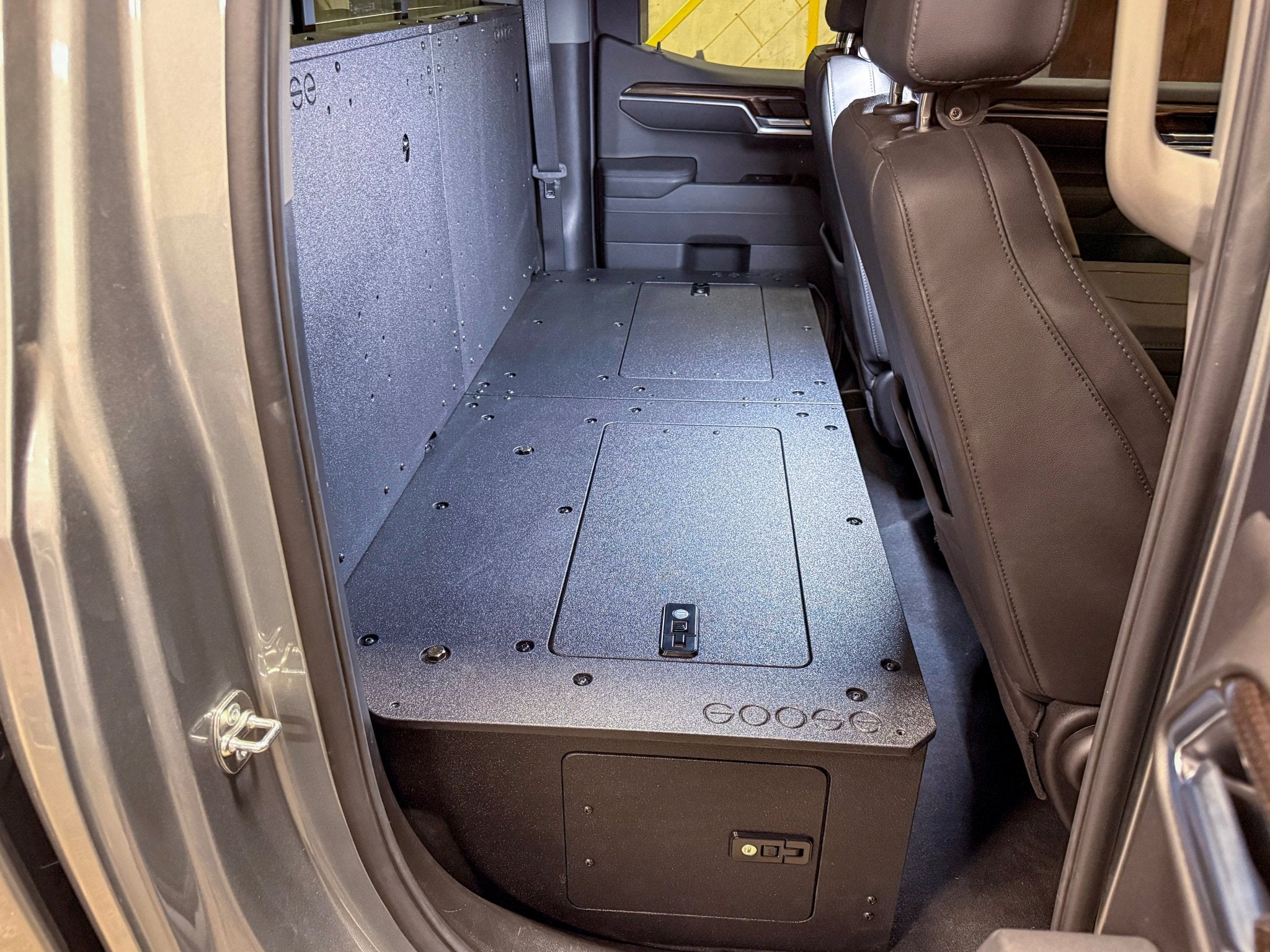CHEVY - SILVERADO - 4TH GEN - GMC - SIERRA - DOUBLECAB - 2019-PRESENT - 5TH GEN - EXPLORE SERIES - DOUBLE CAB - SEAT DELETE PLATE SYSTEM - SECOND ROW - 100%