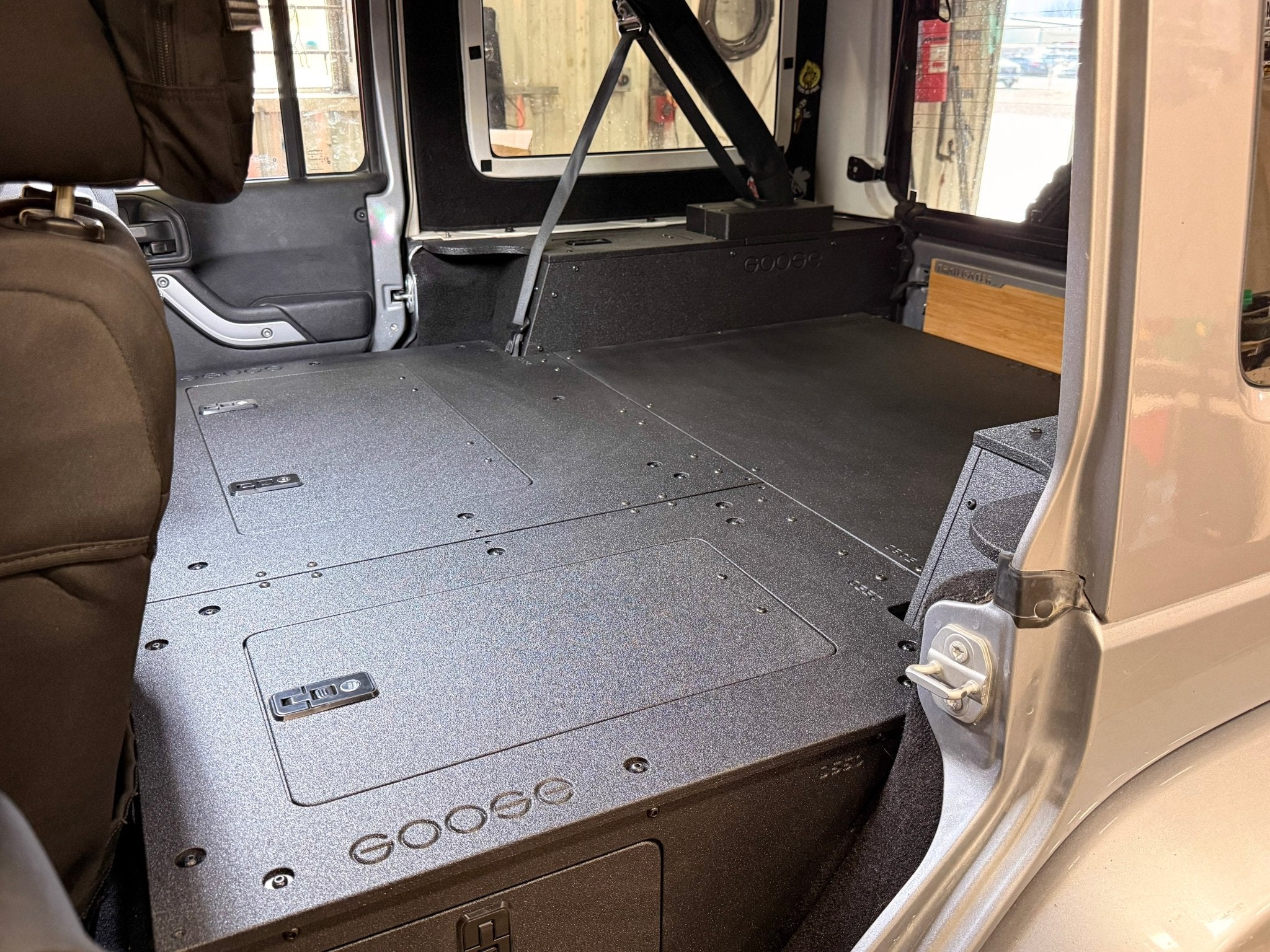 Jeep - Wrangler - 2007-2018 - JKU - 4 Door - Explore Series - Second Row Seat Delete Plate System - Second Row - Module Based - 8" Module