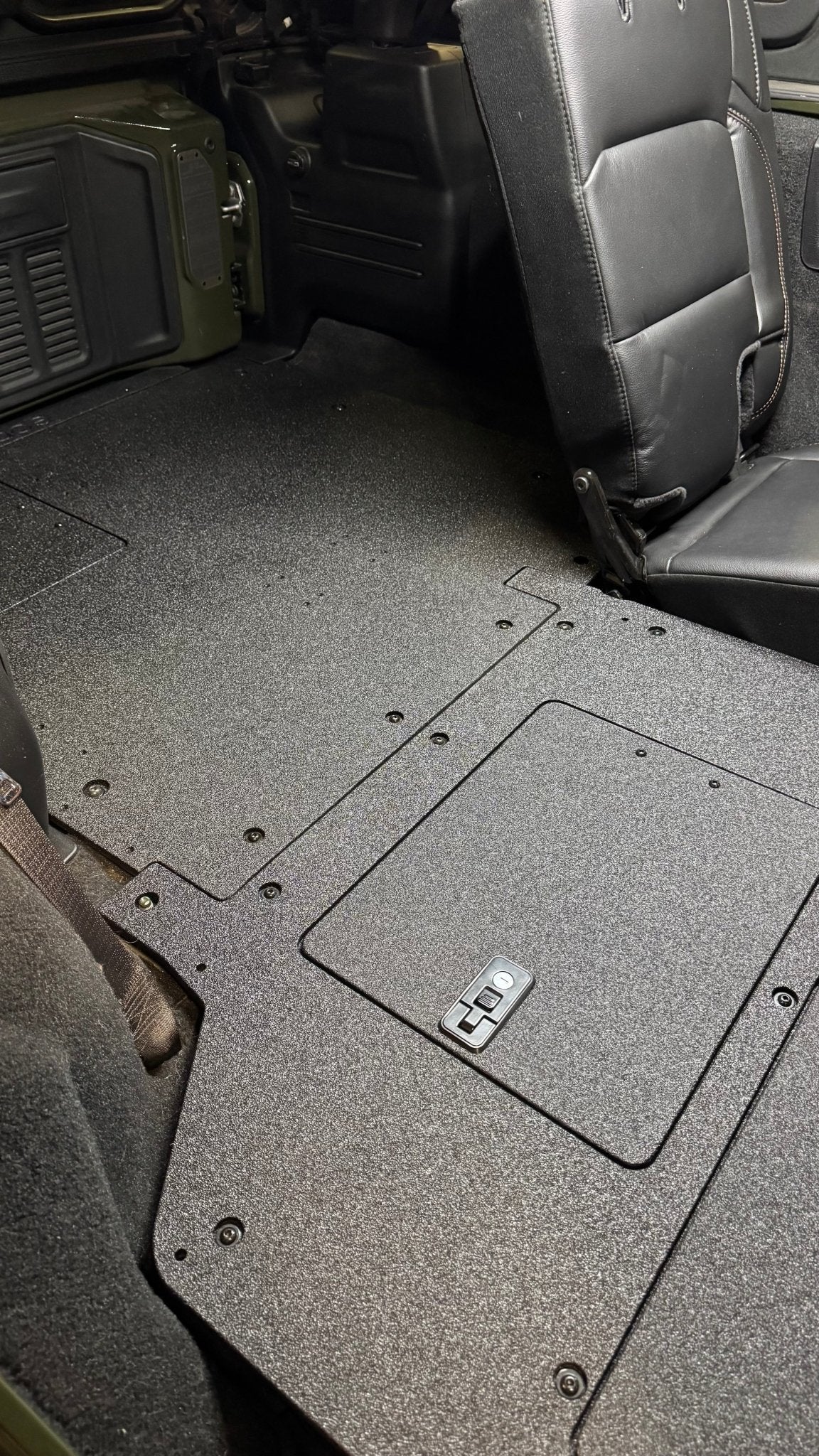 Jeep Wrangler 2024-Present JLU 4 Door - Second Row Seat Delete Plate System - V2