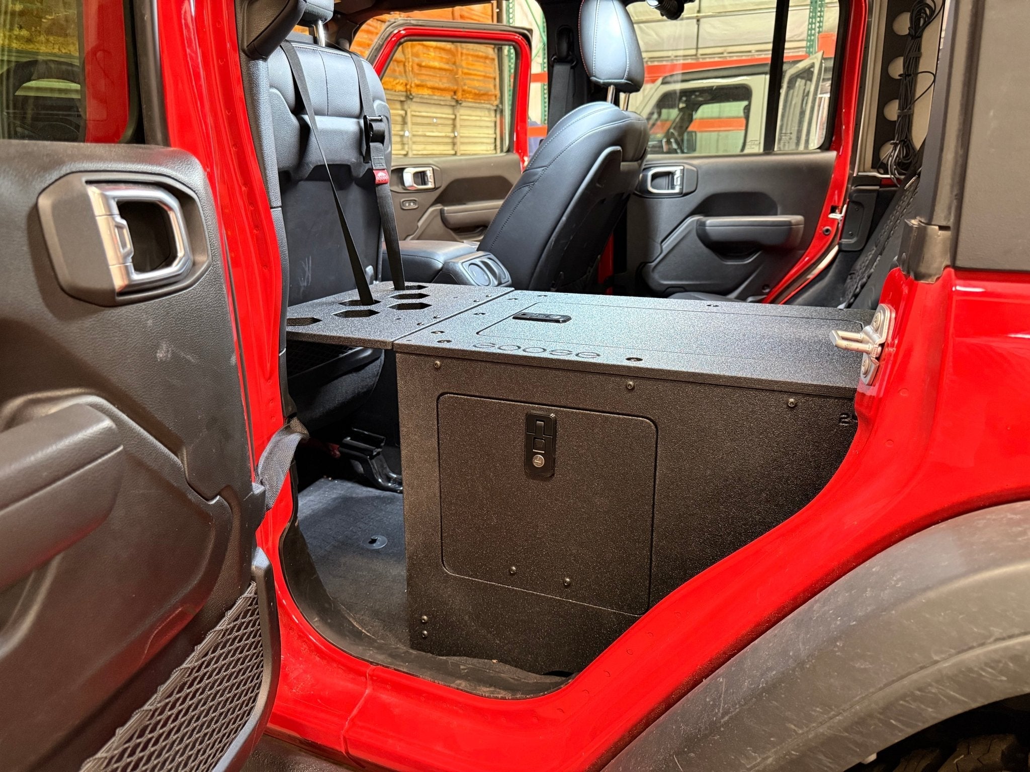Jeep - Wrangler - 2024-Present - JLU - 4 Door - Explore Series - Seat Delete Plate System - Second Row - Module Based - 10" Module