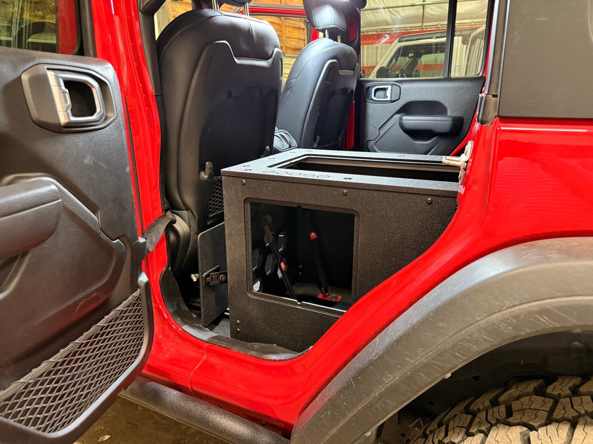 Jeep - Wrangler - 2024-Present - JLU - 4 Door - Explore Series - Seat Delete Plate System - Second Row - Module Based - 10" Module