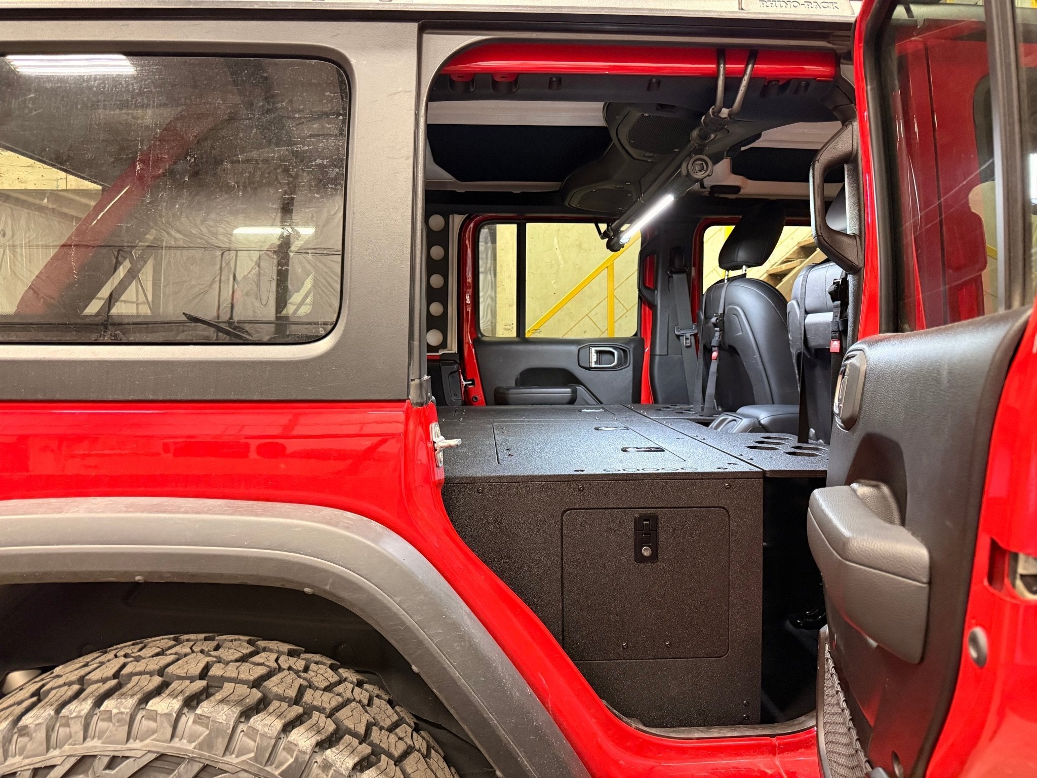 Jeep - Wrangler - 2024-Present - JLU - 4 Door - Explore Series - Seat Delete Plate System - Second Row - Module Based - 10" Module