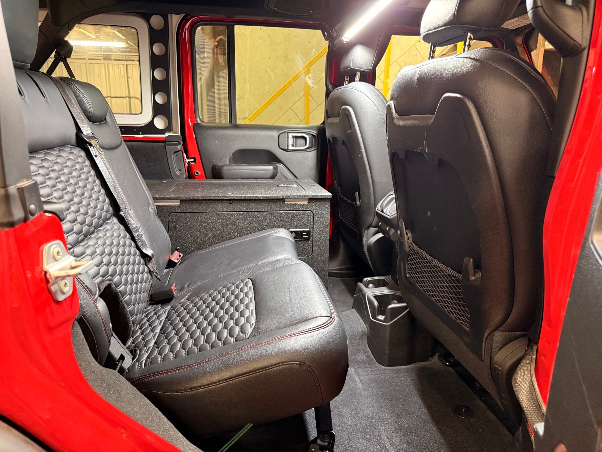 Jeep - Wrangler - 2024-Present - JLU - 4 Door - Explore Series - Seat Delete Plate System - Second Row - Module Based - 10" Module