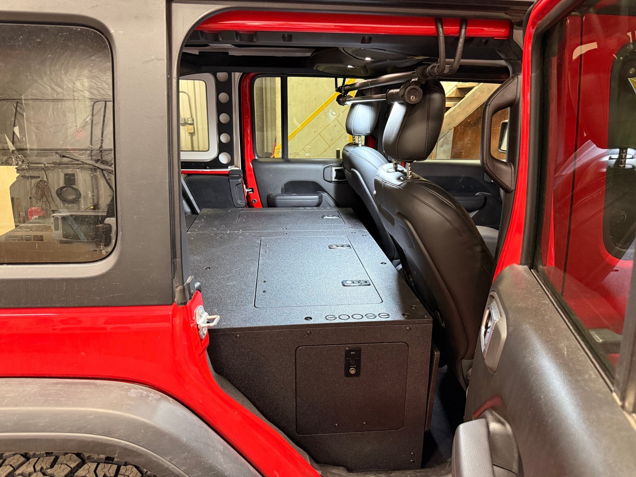Jeep - Wrangler - 2024-Present - JLU - 4 Door - Explore Series - Seat Delete Plate System - Second Row - Module Based - 10" Module