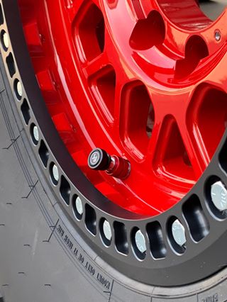 Monster Valve™ Flat2 - Dual Valve stem wheels - 5 pack with Install tools