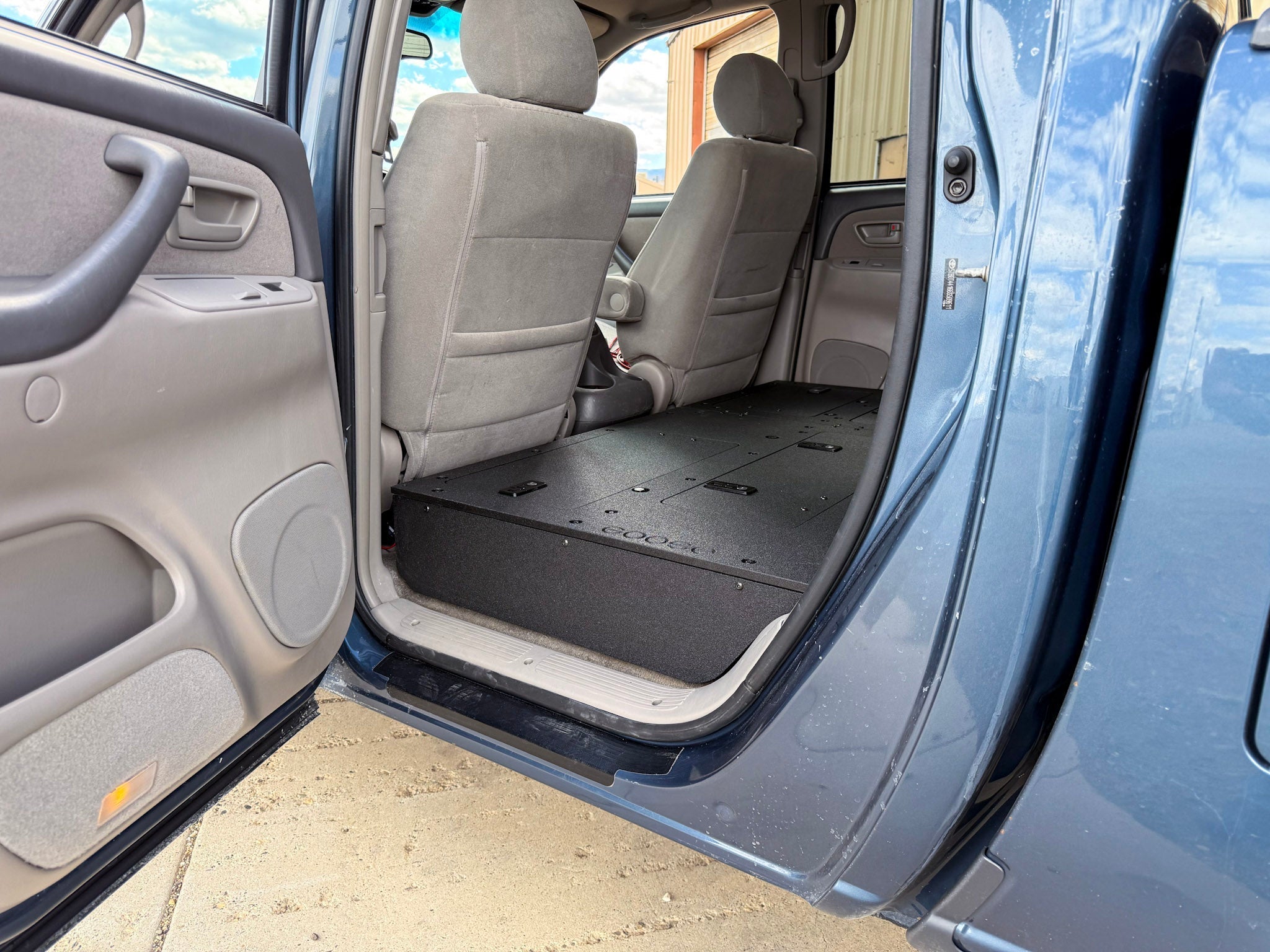 Toyota Tundra - 2000-2006 1st Gen - Double Cab - Second Row Seat Delete Plate System
